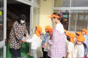 お芋洗い