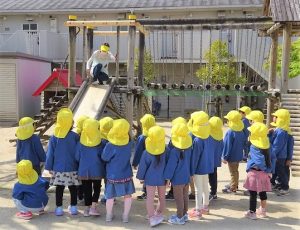 園外めぐり（年中組）