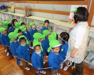 園内めぐり（年少組）
