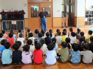 防災指導車「防サイ君」体験訓練（年長組・年中組）