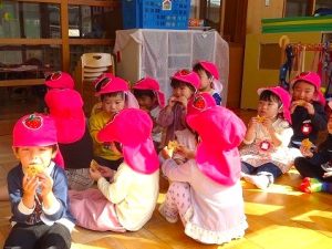 遠足ごっこ（いちご組）
