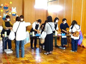 ふれあいマーケット（母の会主催）