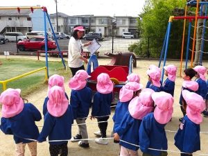 園外めぐり（年少組）
