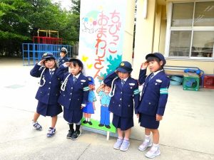 ちびっこおまわりさん（年長組）