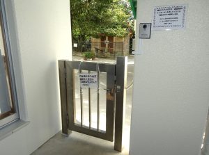 門扉に電子錠がつきました